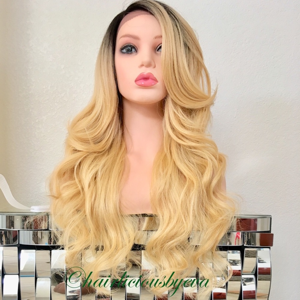 Golden Blonde wig ombré dark roots 26 inch long - Picture 3 of 8